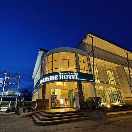 קראבי Riverside Hotel מראה חיצוני תמונה