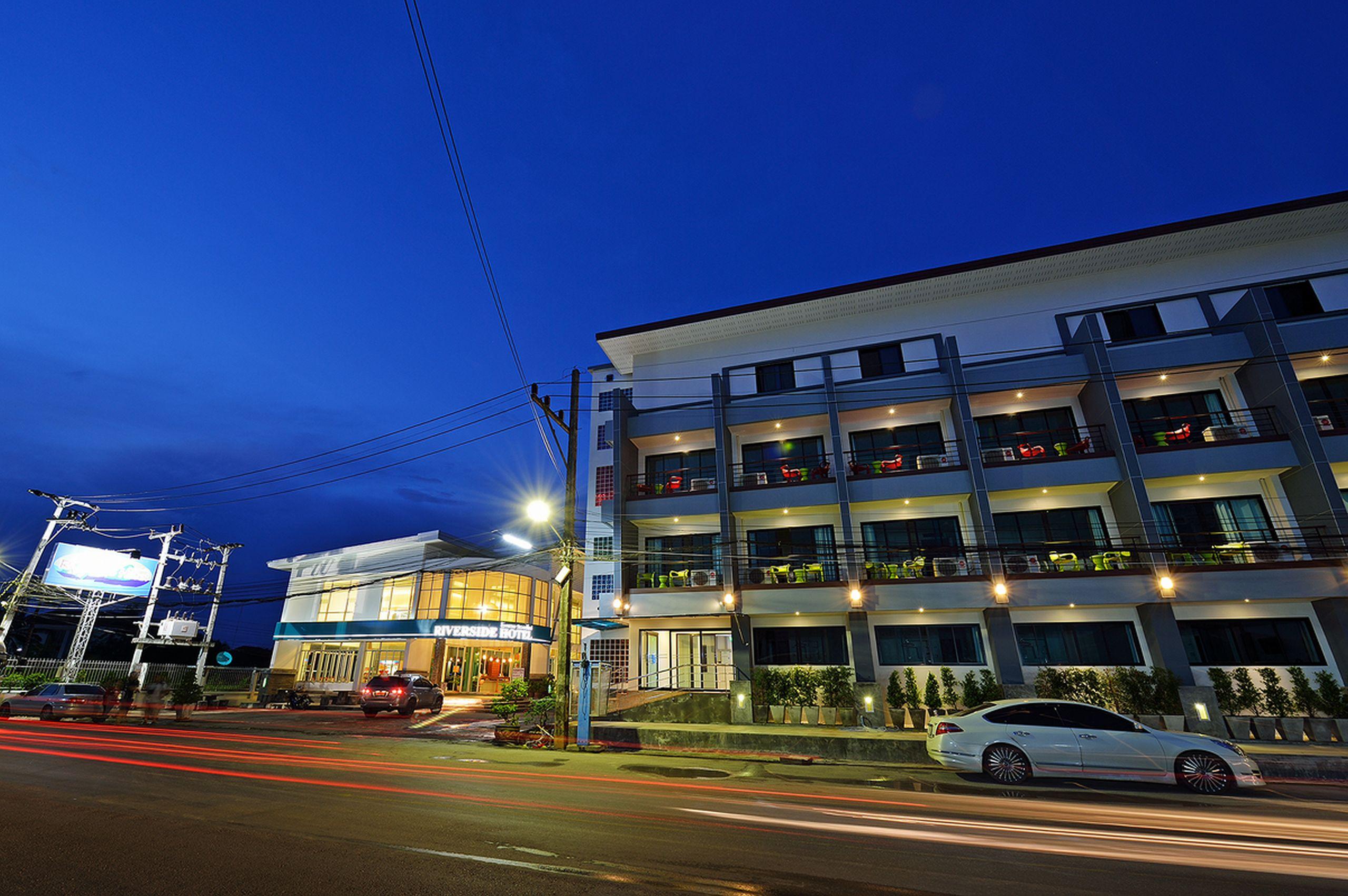 קראבי Riverside Hotel מראה חיצוני תמונה