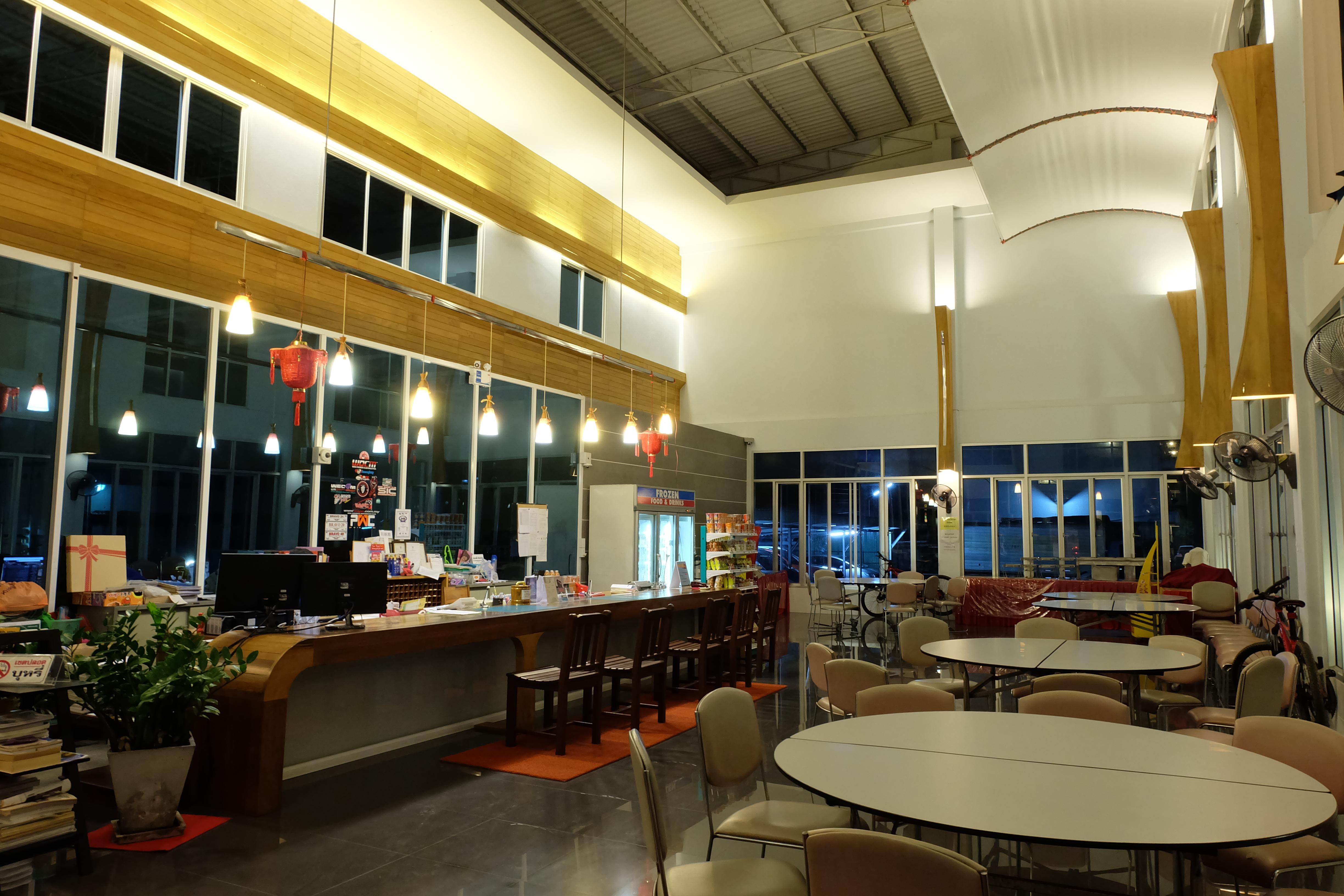 קראבי Riverside Hotel מראה חיצוני תמונה