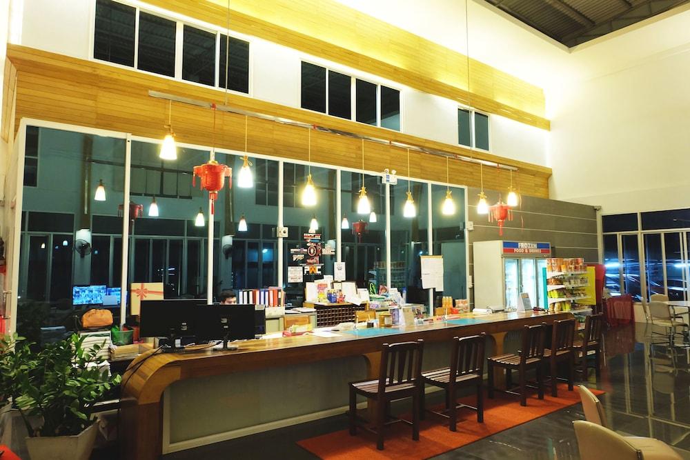 קראבי Riverside Hotel מראה חיצוני תמונה